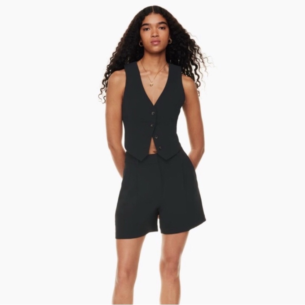 Wilfred Effortless short mid thigh 14 4.5”